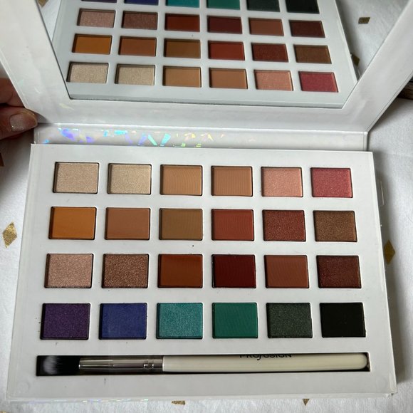 Profusion Royal Eyes Eyeshadow Palette - Picture 2 of 3